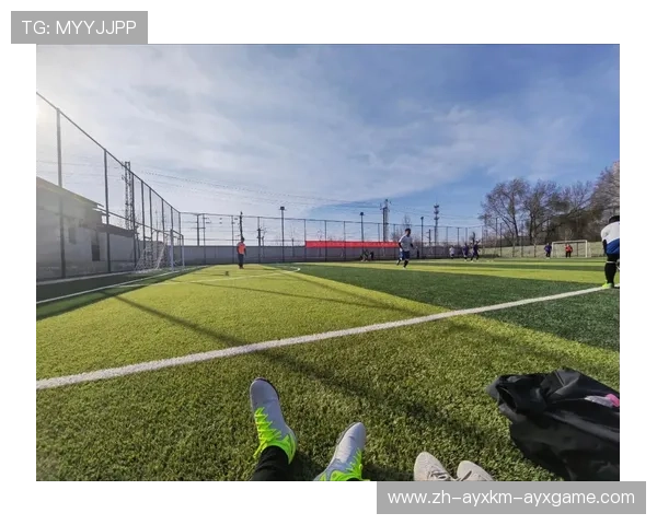 足球生态旅游是否结合球场可持续发展与自然保护主题推广环保理念